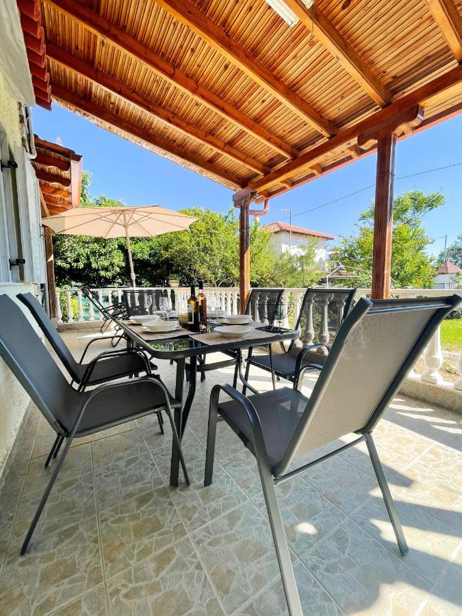 Casa Lia-Beach Front Villa Nea Kallikrateia Esterno foto