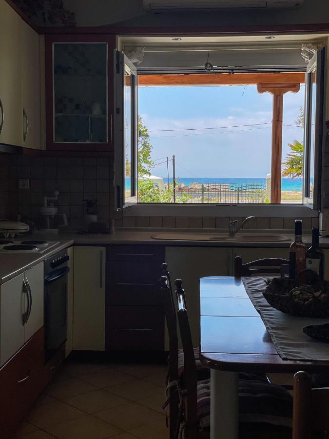 Casa Lia-Beach Front Villa Nea Kallikrateia Esterno foto