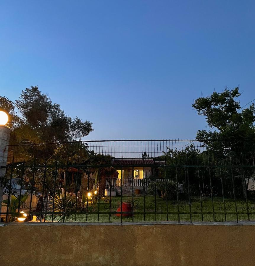 Casa Lia-Beach Front Villa Nea Kallikrateia Esterno foto